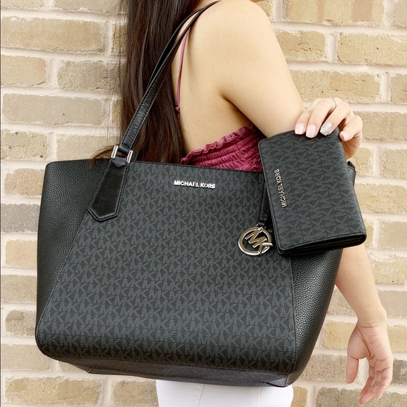 SALE‼️‼️NWT Michael Kors Tote&Wallet SET - Picture 4 of 4